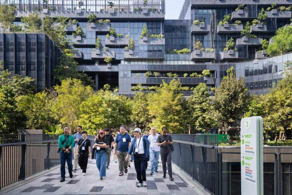 SPACE SEEKING – SOUTH SUKHUMVIT ARCHITECTURAL TOUR 2 SPACE SEEKING 31 low res