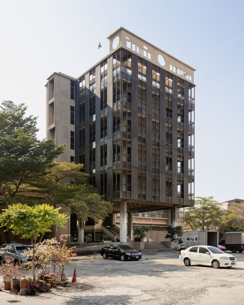 SPACE SEEKING – SOUTH SUKHUMVIT ARCHITECTURAL TOUR 4 SPACE SEEKING 35 low res crop