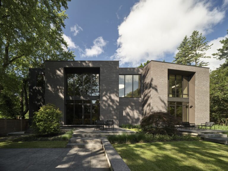 10° of Seperation House / Atelier RZLBD