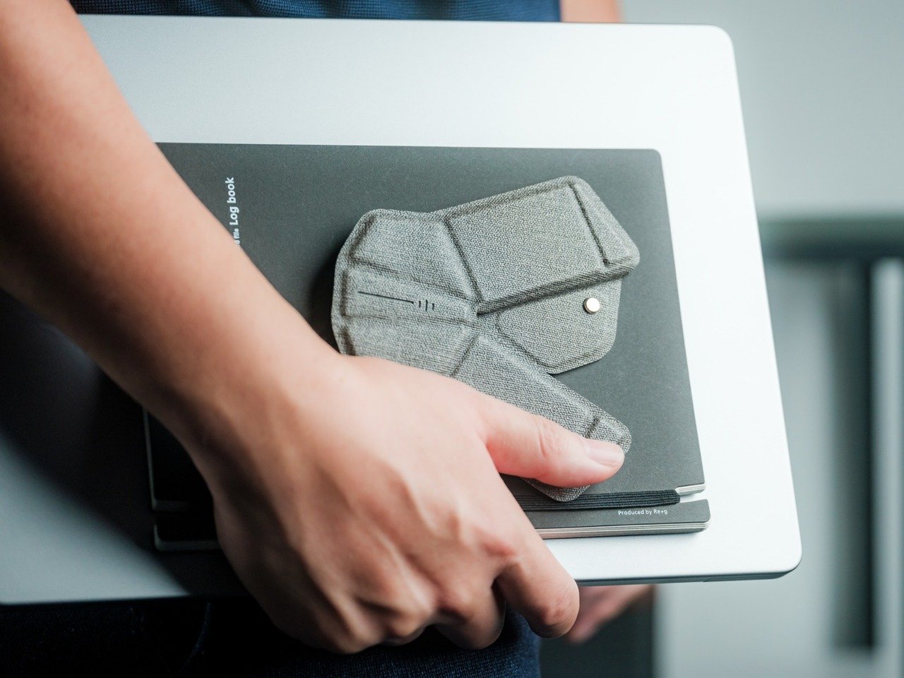 Discover the Ultimate EDC Mouse: Foldable Design for Effortless Productivity