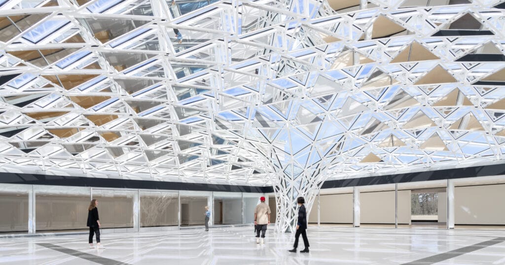 Glass Acts: 7 Global Projects Transmitting New Possibilities for Glass Blocks and Panels