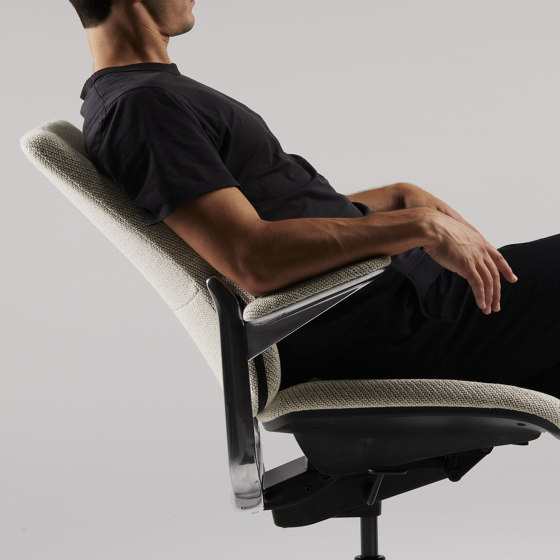 Smart Conference: Humanscale’s essential ingredient to happy hybrid-ing | News | Architonic