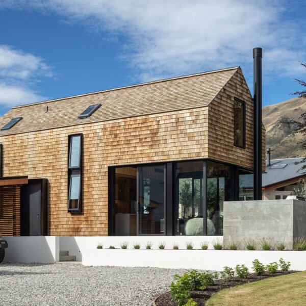 Home En 90 Sugi House / Condon Scott Architects