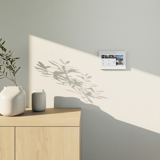 The latest smart solutions from Busch-Jaeger for secure living