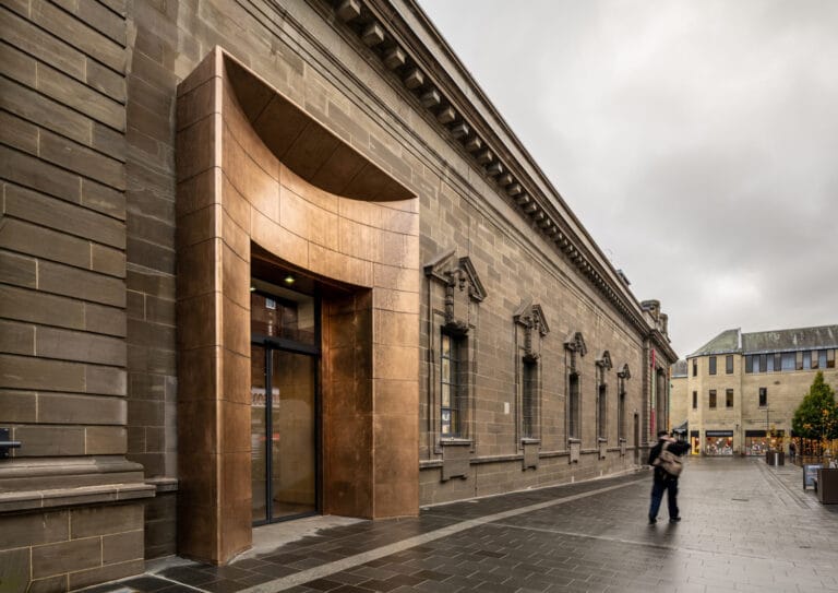 بين العزلة والابتكار: التعامل مع تأثير خروج بريطانيا من الاتحاد الأوروبي على صناعة التصميم في المملكة المتحدة
