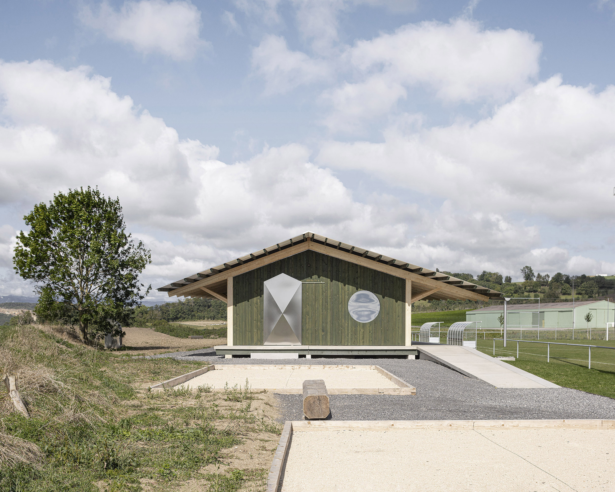 Daillens Sports Facility / LOCALARCHITECTURE