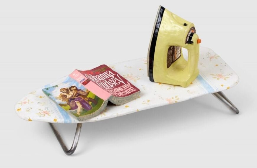Home En 49 Through Ceramics, Stephanie Shih Considers the Disillusioning Price of Domestic Bliss