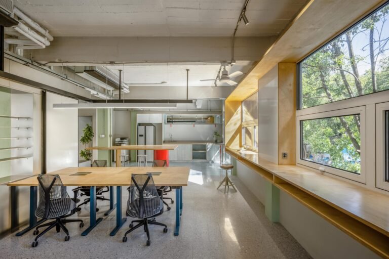 المساحات المكتبية للصحة والجمال / مهندسو الديكور الداخلي في شانغ
