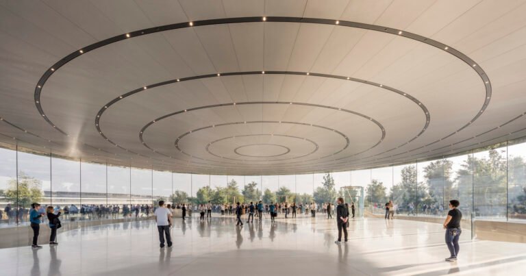 بقلم Arch Giants لعمالقة التكنولوجيا: داخل 7 مساحات مكتبية كبيرة للتكنولوجيا
