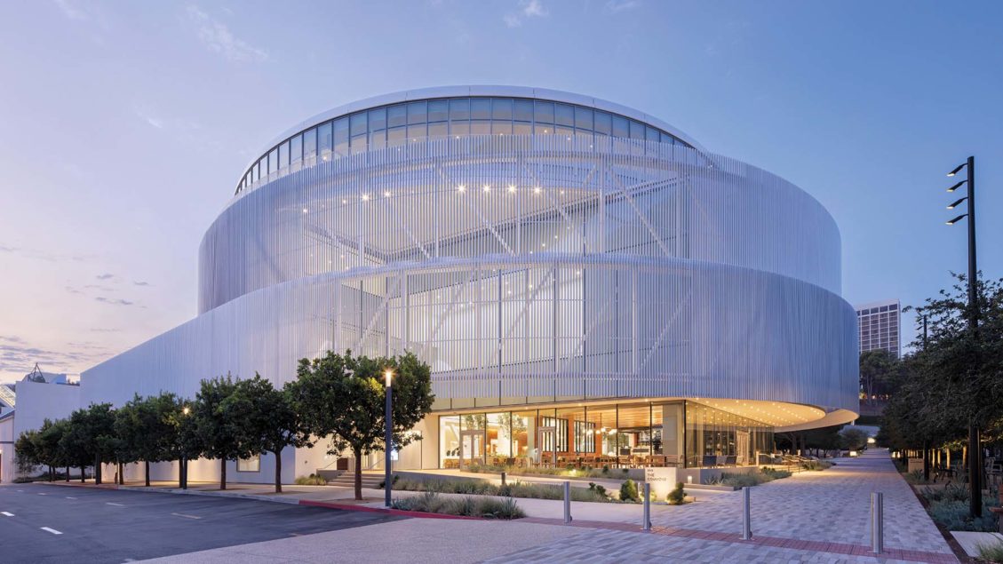 تتزوج شركة Lever Architecture والعمليات الميدانية من الرعوية للشركة في الحرم الجامعي في لوس أنجلوس التابع لـ NBCUniversal