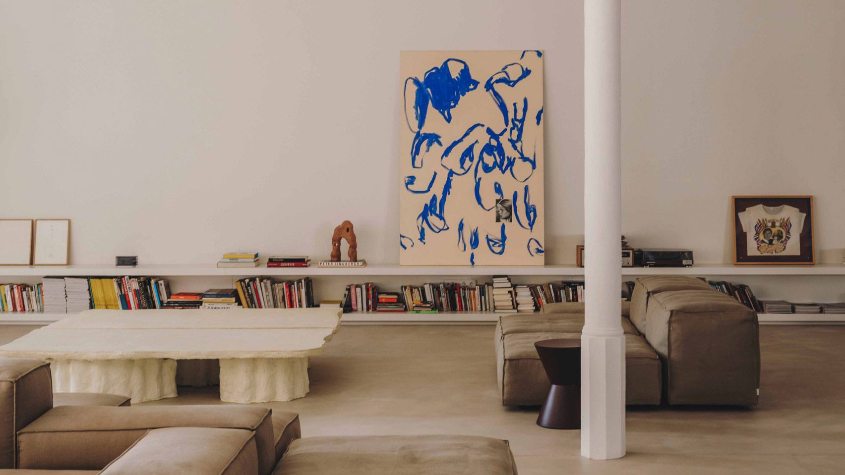 Gallery-like home in Barcelona