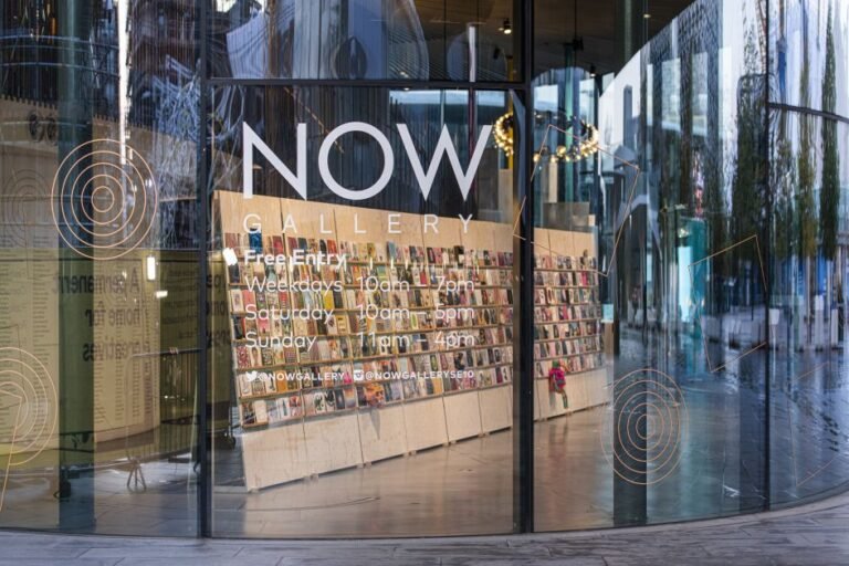 Secret 7 "يعود لعام 2025 مع War Child ، والاحتفال بالموسيقى والفن والإحسان
