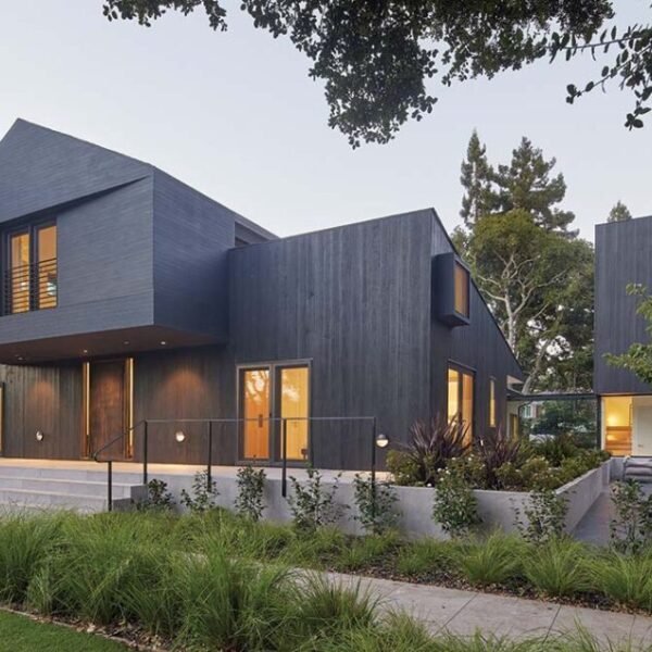 Spiegel Aihara Workshop Expands a 1930s Silicon Valley House into a Veritable Family Compound