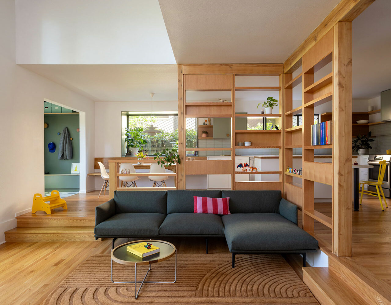 The Wedge (Wood) House يتنفس حياة جديدة في السبعينيات الكلاسيكية