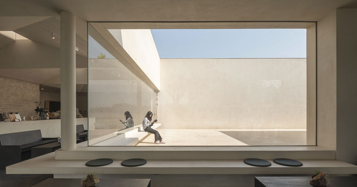 الفتحات على شكل قمع تجلب الضوء داخل مساحة التجزئة Songmont بواسطة ArchStudio