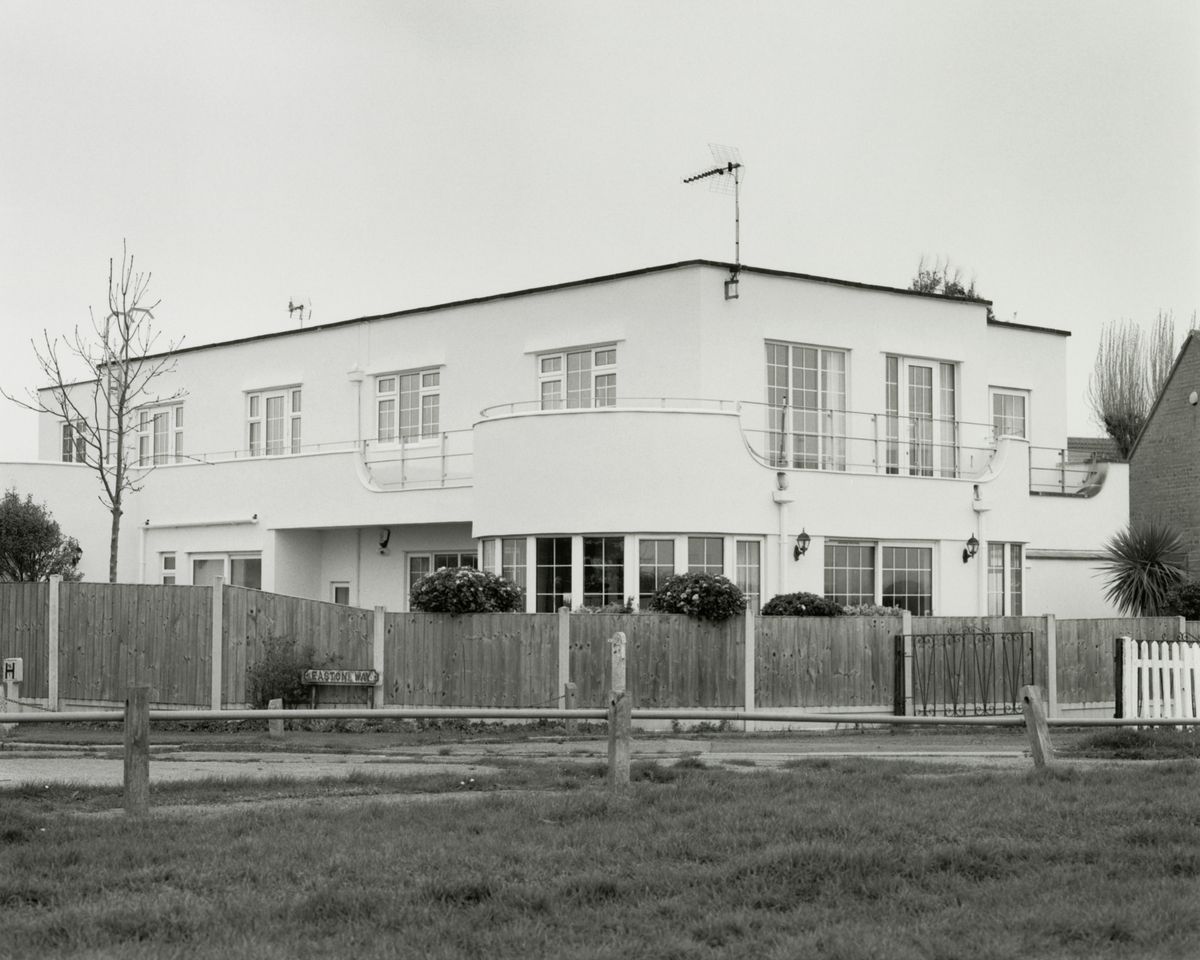 المشي عبر Frinton Park Estate و Spathline Moderne الجمالية