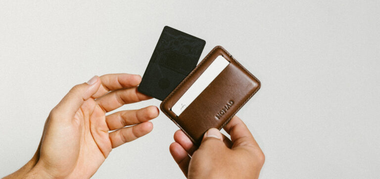 بطاقة تتبع Nomad هي بديل Airtag لمحفظتك
