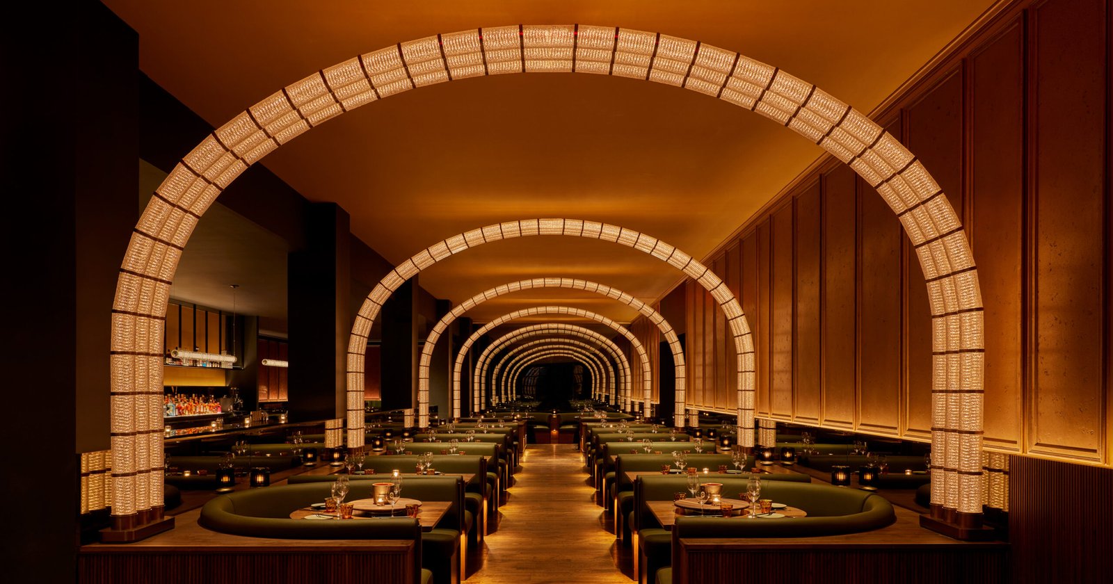 بنيت للليلة: 9 مشاريع تنبض بالحياة بعد حلول الظلام