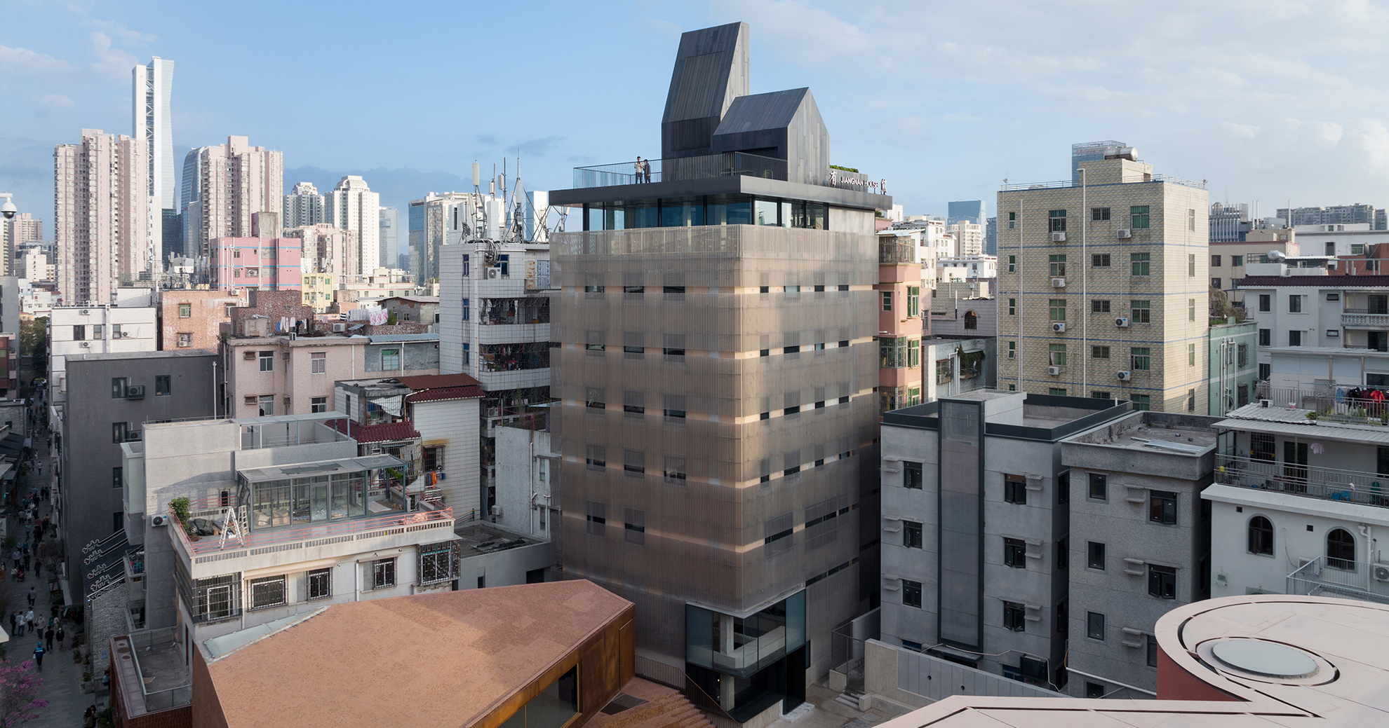 جعل قضية العولمة في الهندسة المعمارية (دون العودة إلى الأسلوب الدولي)