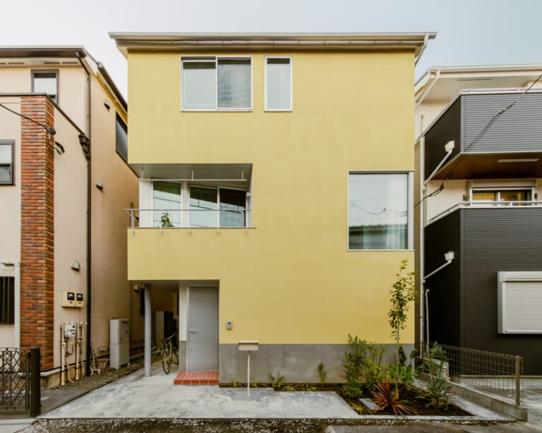 Twist House / HAGISO | ArchDaily