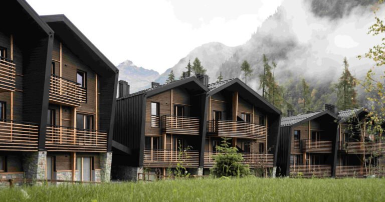 G22 Projects Tucks Mountain Village Lodges في قمم جبال الألب في إيطاليا
