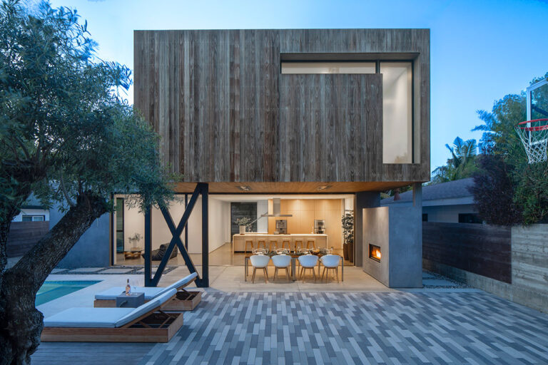 Minarc يصمم Zen House عن طريق تزوير بساطتها والطبيعة
