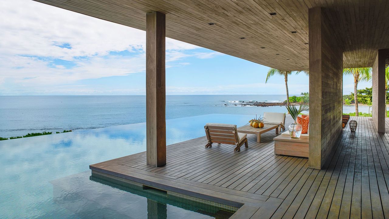 The Best Teak Outdoor Furniture Prioritizes Style and Sustainability