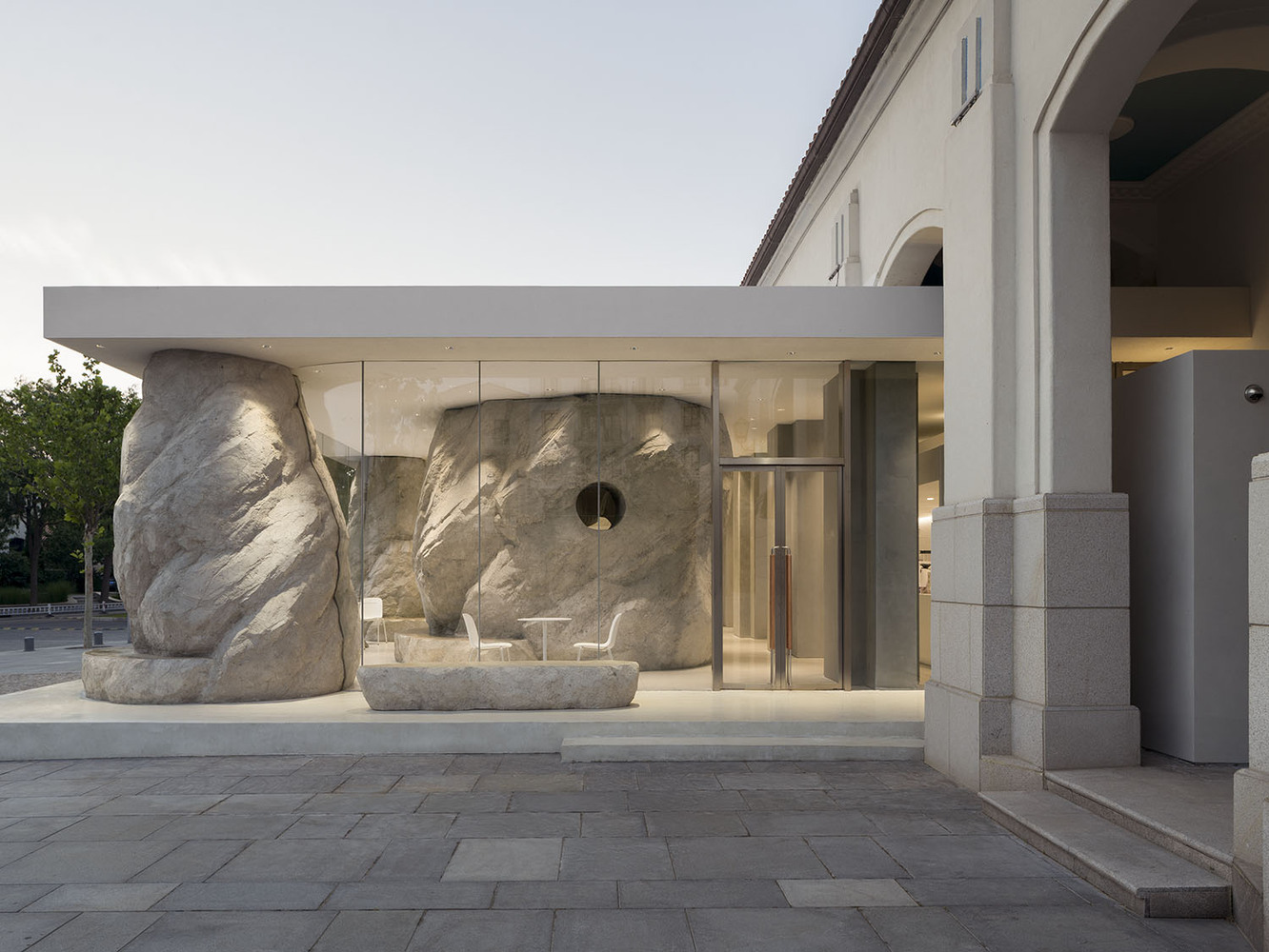 الهندسة المعمارية الحيوية بدون نباتات: تصميم غير مرئي للرفاهية