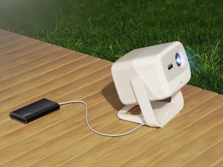 تمنحك أجهزة عرض JMGO الجديدة الصديقة للميزانية سينما محمولة يمكن أن تعمل على بنك الطاقة
