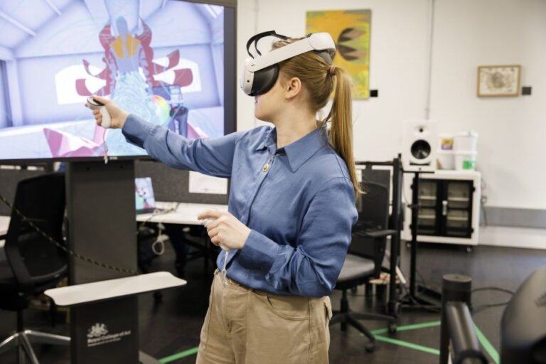 تصوير عائشة سيريكي ، التصوير الفوتوغرافي (2023) والفنون والعلوم الإنسانية MFA (2024).