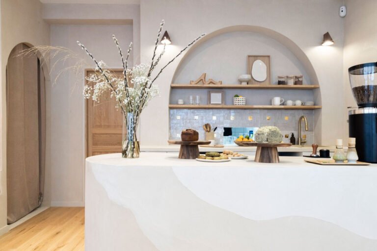 يصبح المقهى هروبًا هادئًا في قلب باريس 6 يصبح المقهى هروبًا هادئًا في قلب باريس