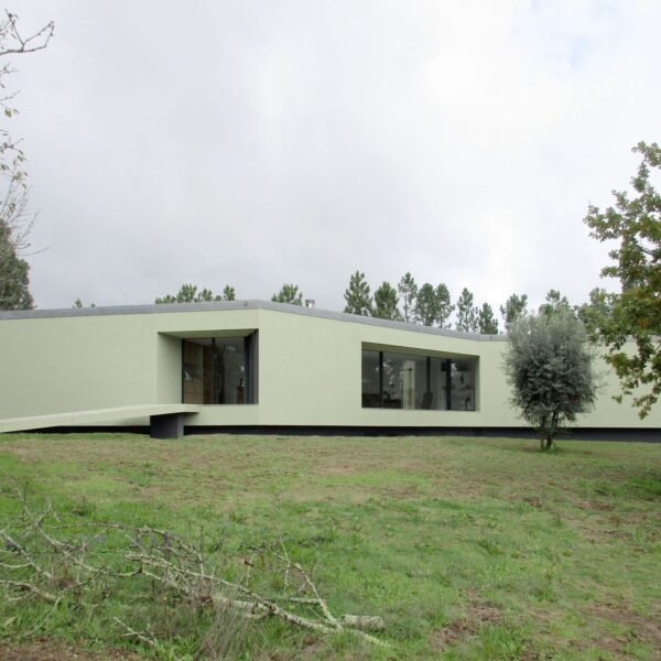 Home En 74 Bioclimatic House / Utopia – Arquitectura e Engenharia