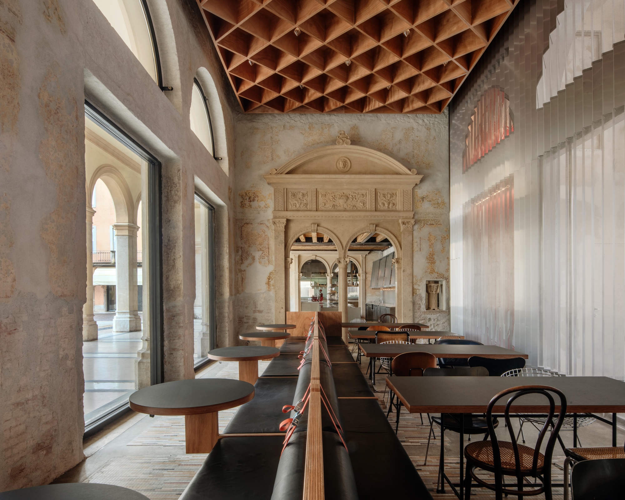 Caffè Nazionale / AMAA - Collaborative Office For Research And Development