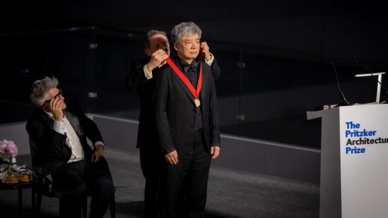 Liu Jiakun Bestowed with 2025 Pritzker Prize at the Louvre Abu Dhabi