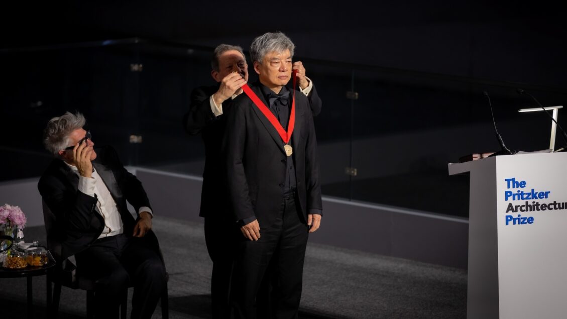 Liu Jiakun Bestowed with 2025 Pritzker Prize at the Louvre Abu Dhabi