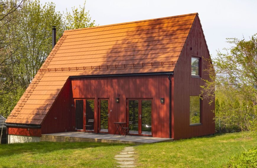 Home En 54 The Red House / MORFEUS arkitekter