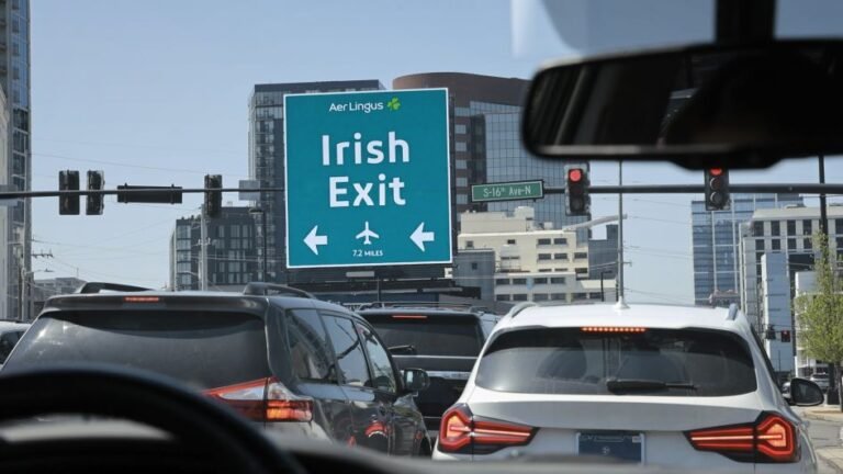 يظهر Unclomon و Aer Lingus Nashville كيفية جعل "الخروج الأيرلندي" المثالي
