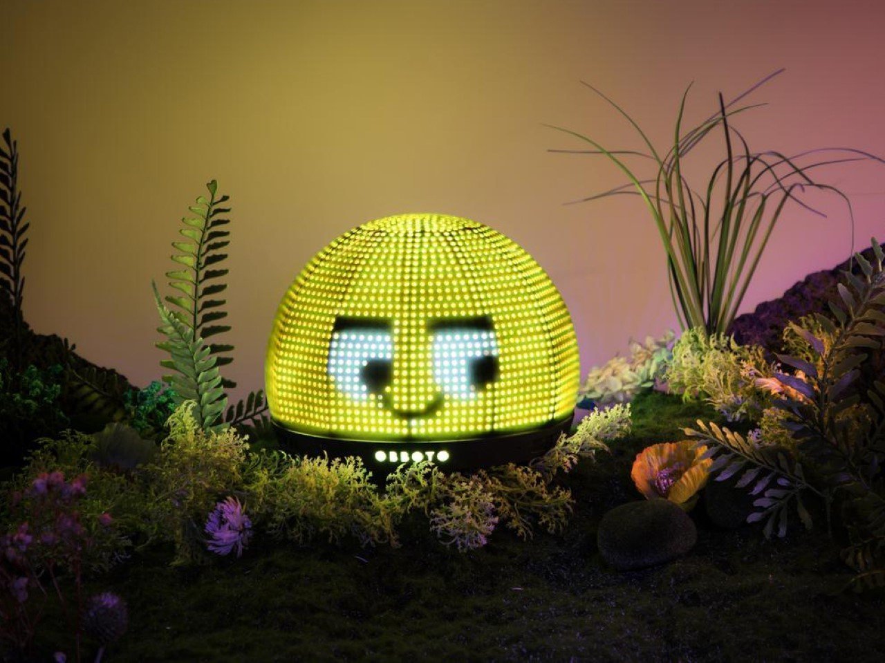 RIP Snow Globes: يجلب Obboto كرة مصغرة تعمل بـ AI 360 درجة فيغاس إلى سطح المكتب الخاص بك 1 RIP Snow Globes: يجلب Obboto كرة مصغرة تعمل بـ AI 360 درجة فيغاس إلى سطح المكتب الخاص بك