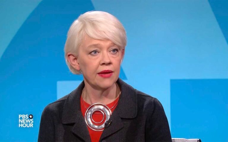 استقال مخرج معرض الصور الوطني بعد "إطلاق النار" ترامب
