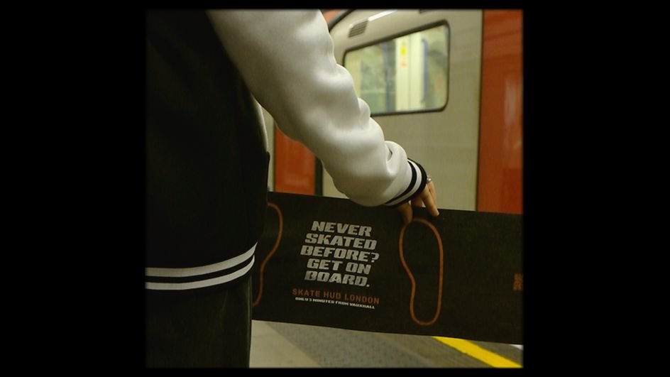 ضع في اعتبارك اللوحة: جلب ثقافة التزلج تحت الأرض مع عمل موازنة على الأنبوب