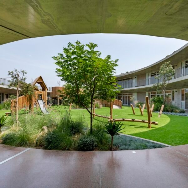 ELS Altair School / Shell Arquitectos