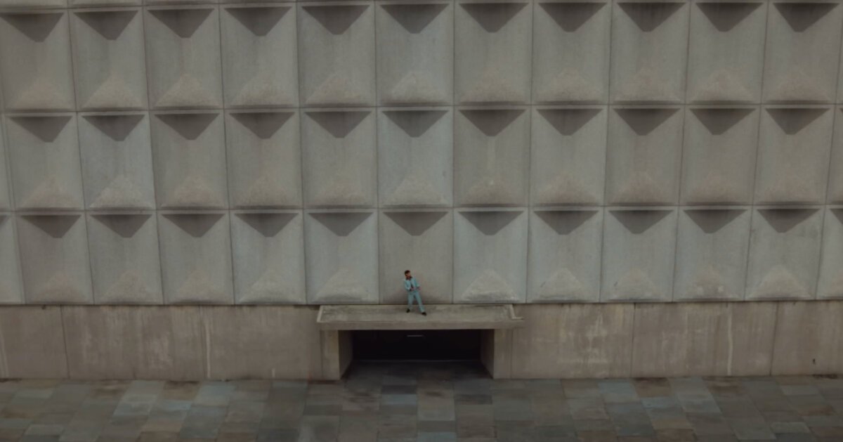 from harry styles at barbican to bad bunny & marcel breuer's brutalism