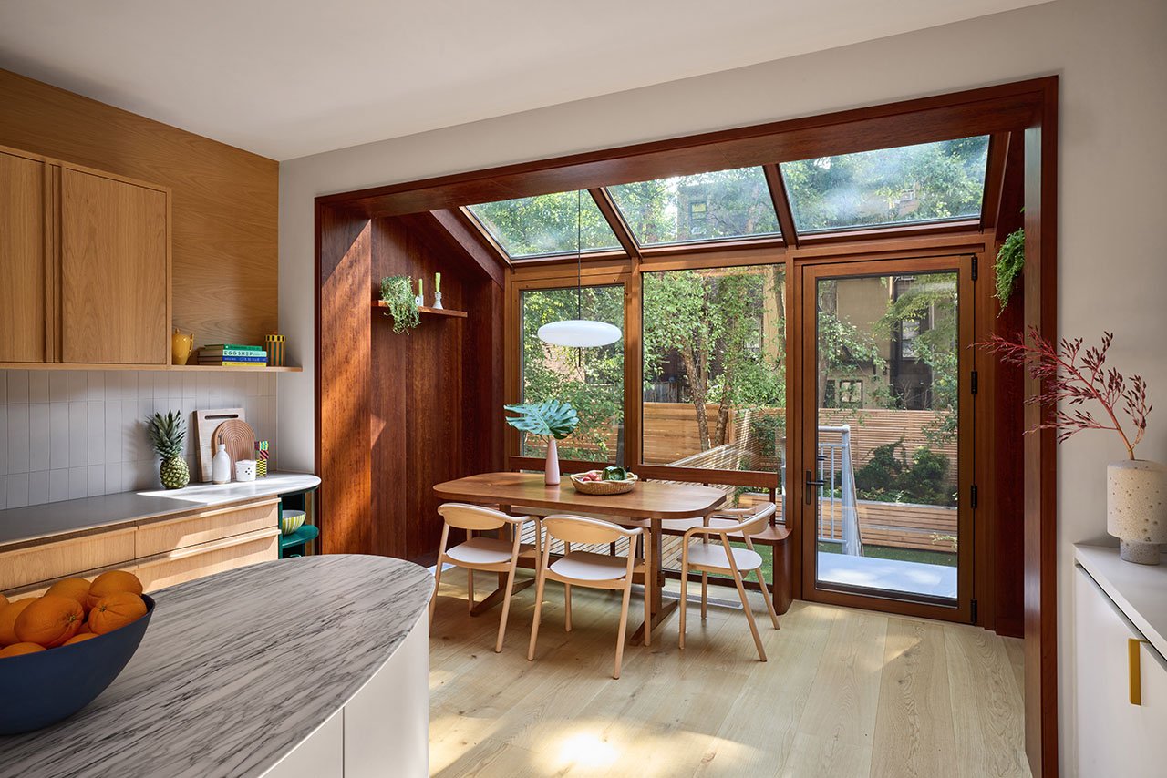 يجد منزل Cobble Hill هذا حياة جديدة غارقة في ضوء الشمس 1 يجد منزل Cobble Hill هذا حياة جديدة غارقة في ضوء الشمس