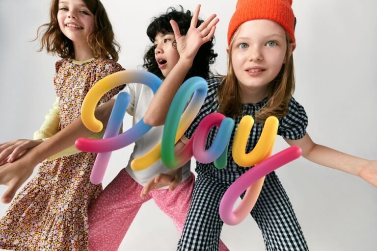 إعادة إطلاق شعبية مختلفة كشركة إنتاج تقودها الإناث ترمز إلى توضيح ورسوم متحركة متنوعة
