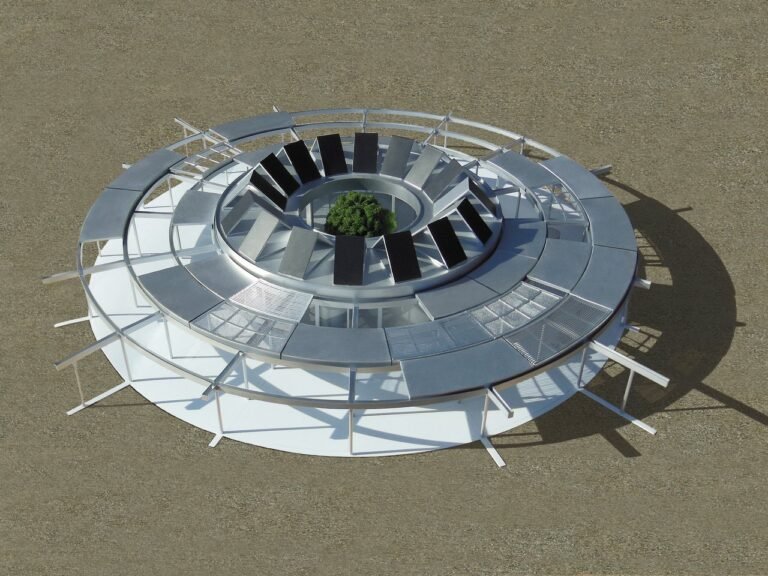 يضع هذا المنزل شجرة بلوط داخل 4 حلقات متحركة متحدة المركز
