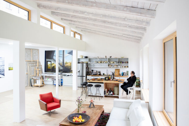 تحويل متجر أقفال قديم / ALAS Alarcon Linde Architects
