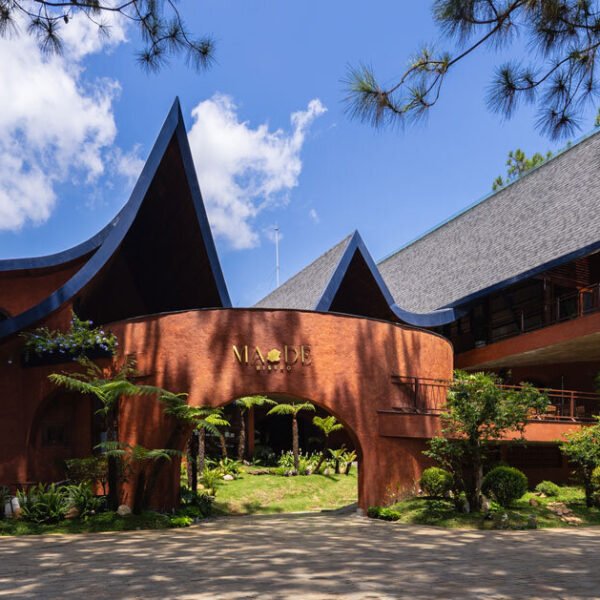 Home En 91 mountain-like peaks shape vietnam bistro’s canopy by an nam