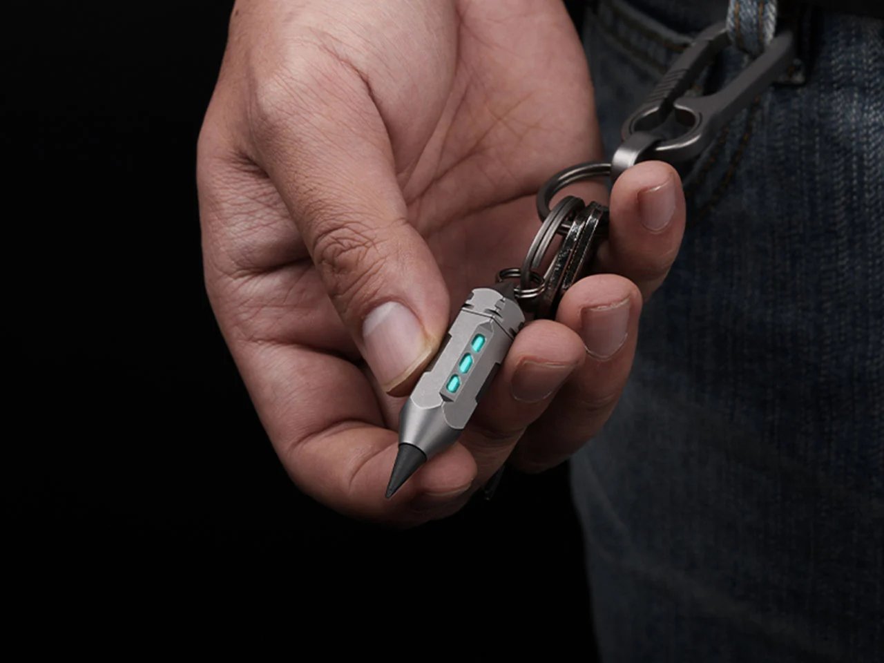 يعد EDC بحجم القلادة من MeTool واحدًا من أصغر الأدوات المتعددة وأكثرها تنوعًا التي يمكنك الحصول عليها 1 يعد EDC بحجم القلادة من MeTool واحدًا من أصغر الأدوات المتعددة وأكثرها تنوعًا التي يمكنك الحصول عليها