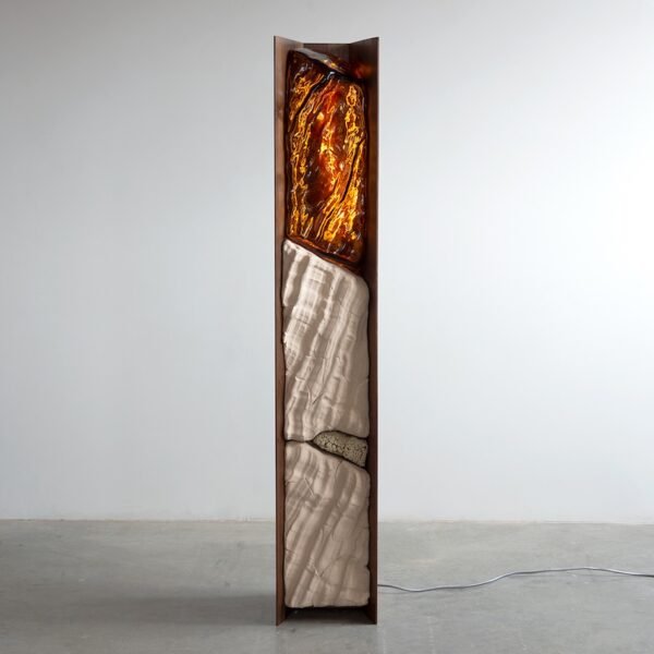 سيمون جونز يوسع مجموعته من الحفريات المستقبلية