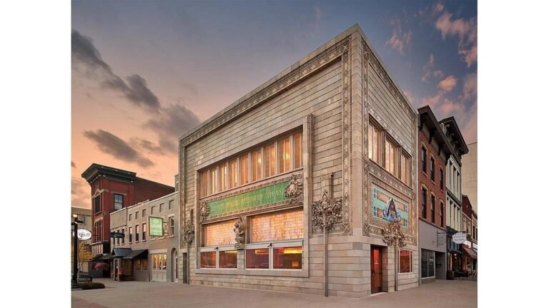 في ولاية أوهايو، تم تجديد بنك لويس سوليفان "صندوق الجواهر".
